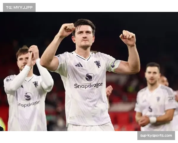 斯洛特获前曼联助教认可：长期合作见证其冷静与坚持